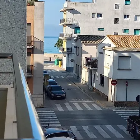 Apartament Edifici Simbat A 150m De La Platja Apartamento